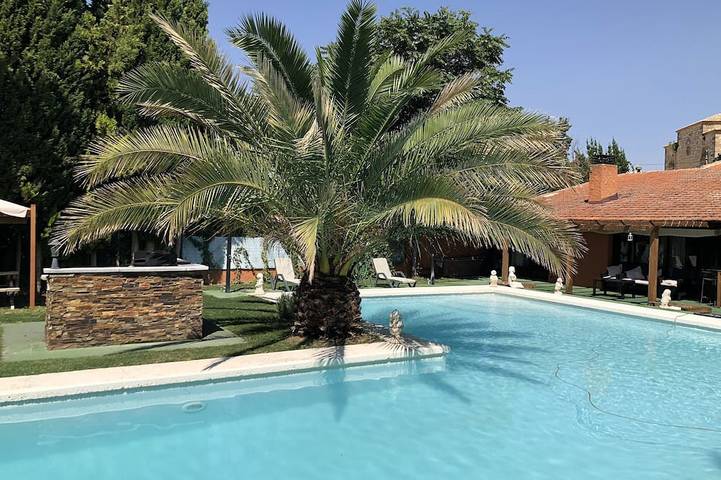 Casa rural para 11 personas, con jardín - 1