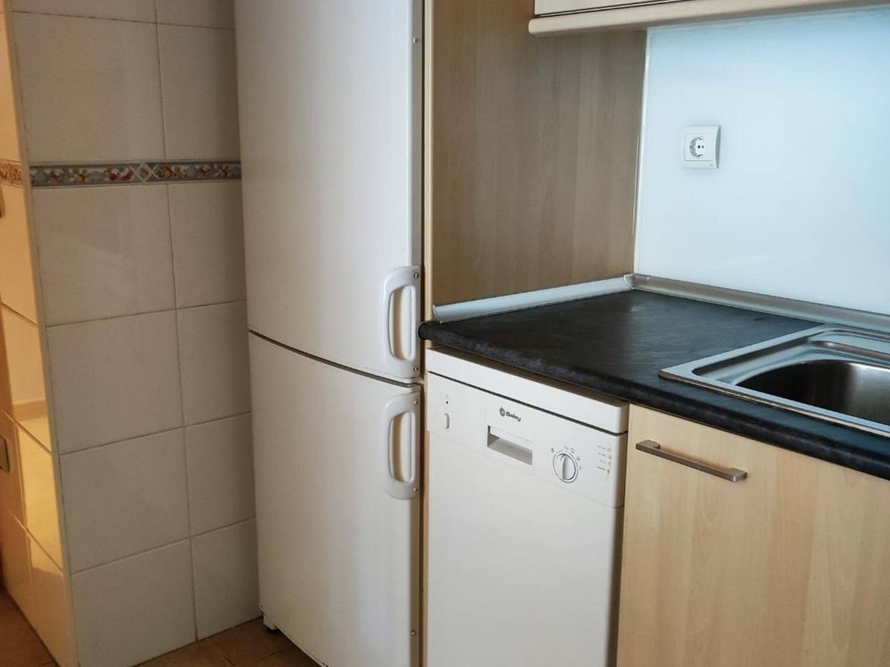 Entire apartment, Ground Floor Apartment with Pool Access, 2 Bedrooms, 2 Baths, Parking, Sleeps 6 in Jaca, Spanish Pyrenees
