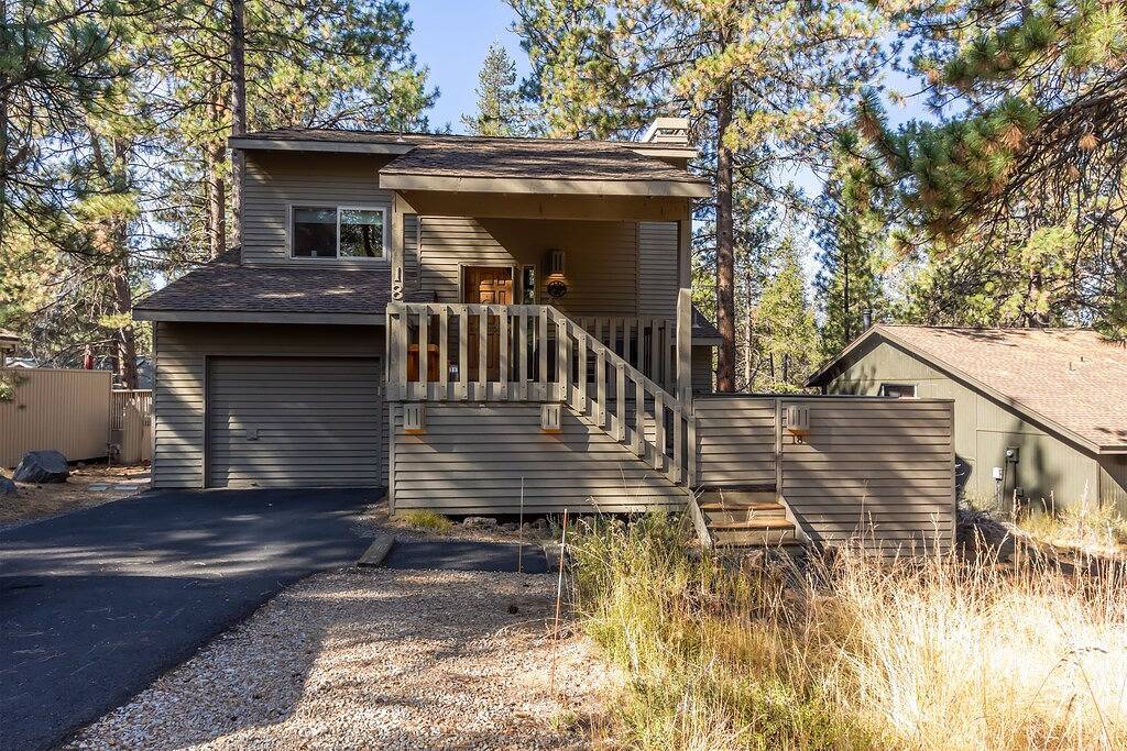 Beautiful, Private Hot Tub, Gas Fireplace in Sunriver, Deschutes County