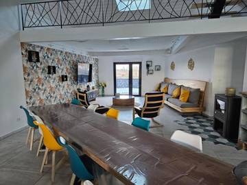 Gîte pour 29 personnes, avec terrasse et vue dans Passerelle himalayenne des gorges du Lignon