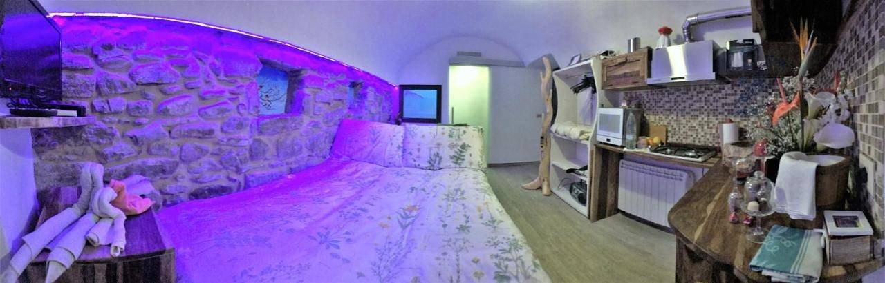 Chambre d’hôte pour 2 personnes, avec sauna ainsi que terrasse et jacuzzi à Dolceacqua - 2