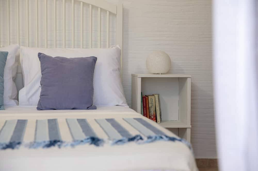 Apiliotis sunrise beach villa in Naxos