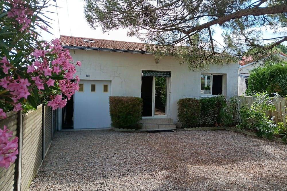 Bonita Villa 3 Estrellas, 2 Habitaciones, Jardín Cerca Playa in L'Aiguillon-sur-Mer, Fontenay-le-Comte