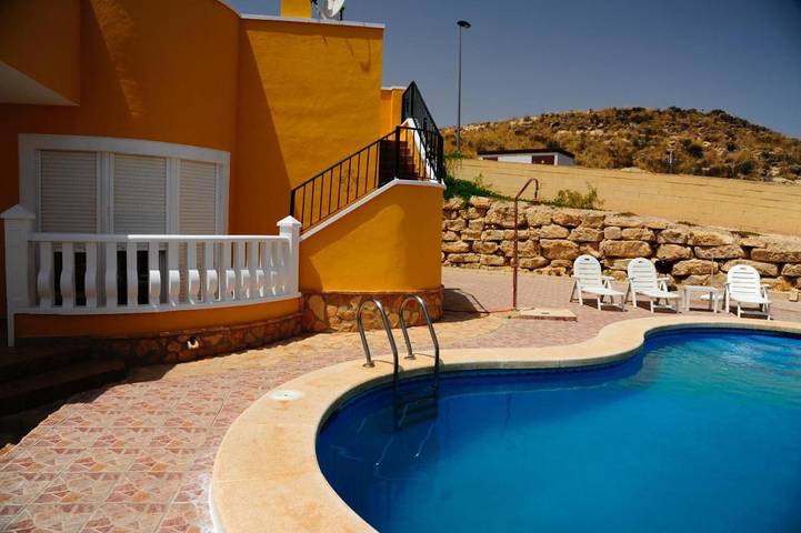 Chalet para 6 personas, con piscina y jardín, Se admiten mascotas en l'Alacantí - 2