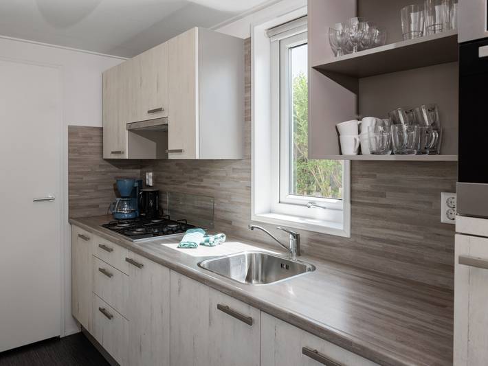 Bungalow für 6 Personen, mit Terrasse und Pool sowie Garten, kinderfreundlich in Breskens - 4