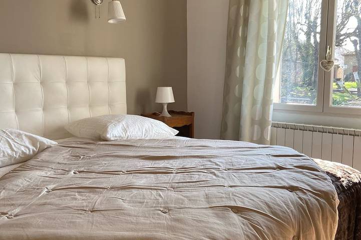 Location de vacances pour 4 personnes, avec terrasse et jardin dans Office De Tourisme Du Pays Des Sorgues Et Des Monts De Vaucluse - 4