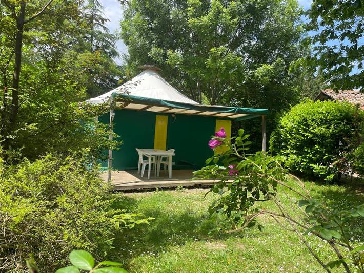 Location de vacances pour 5 personnes, avec terrasse et piscine à Camon - 3
