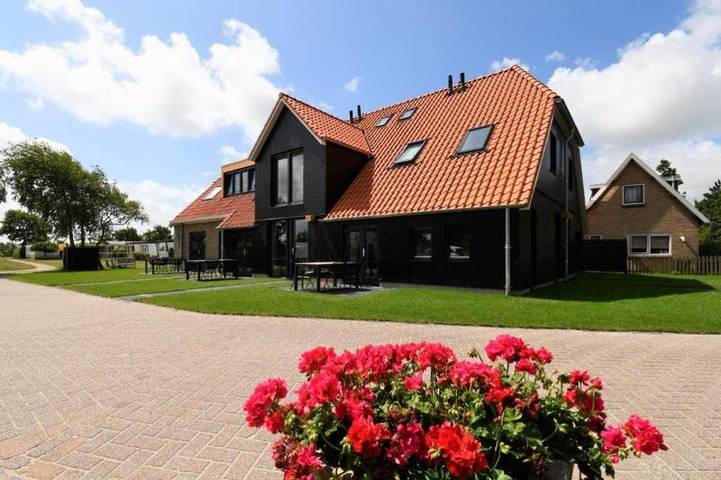Ferienwohnung für 2 Personen, mit Terrasse und Garten in Terschelling
