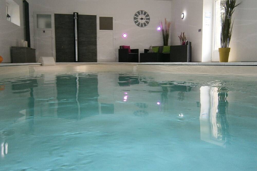 Cottage 3 people with indoor pool heated all year at 28 ° in Cartigny-l'Épinay, Bayeux region