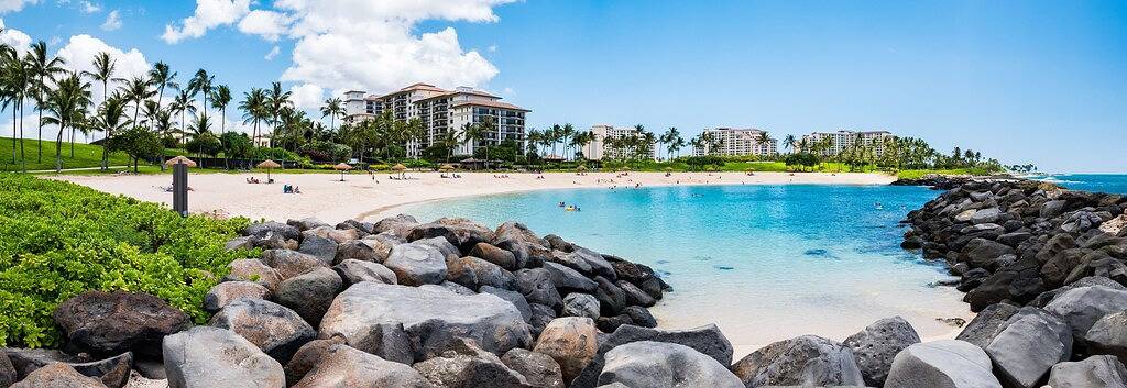 Vacation rental for 6 people, with hot tub and pool as well as yard and sauna in Ko Olina