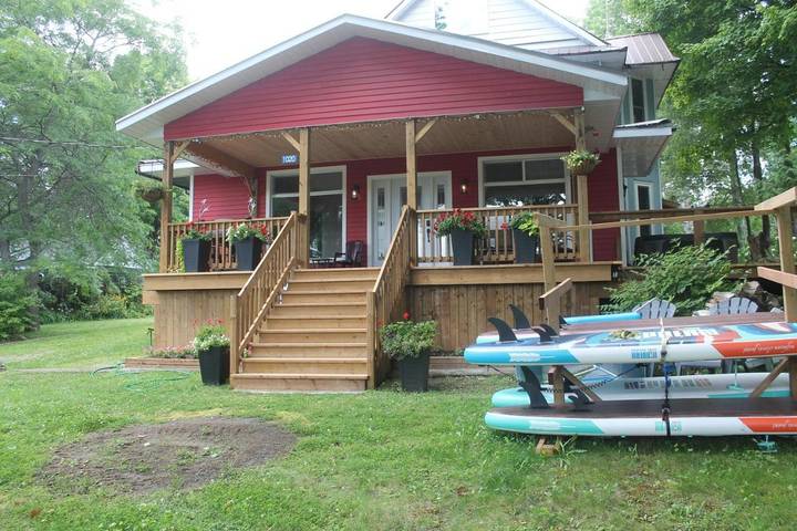 Bed & breakfast dla 2 osób, z widok na jezioro i widok oraz taras i ogród w Ontario