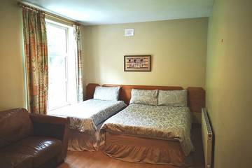 Beach House for 16 People in Tramore, Munster, Photo 2