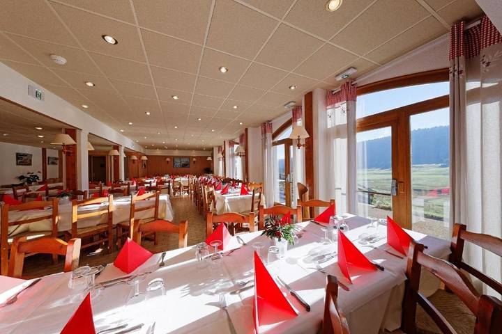 Hôtel pour 2 personnes, avec piscine et sauna ainsi que jardin et bassin pour enfant à Bois-d'Amont - 3