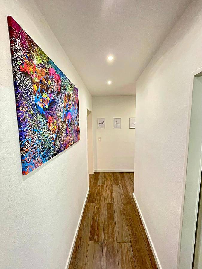 Ganze Wohnung, Apartment with Lake View in Vahrenwald-List, Hannover