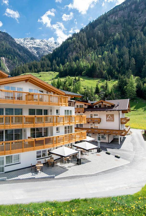 Lägenhet för 3 Personer, med pool samt bastu och terass, med husdjur i Sölden