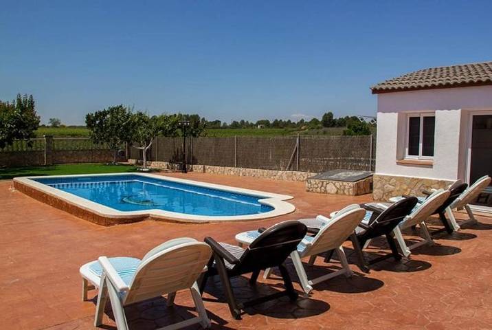 Casa rural para 10 personas, con Terraza además de Jardín y Piscina en Calafell - 2