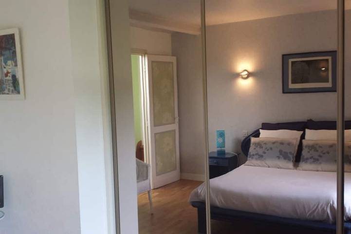 Gîte pour 5 personnes, avec jardin ainsi que terrasse et piscine à Saint-Sulpice-de-Faleyrens - 4