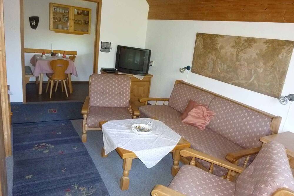 Ganze Wohnung, Ferienwohnung mit Balkon und Grill in idyllischer Lage in Strobl, Bezirk Salzburg-Umgebung