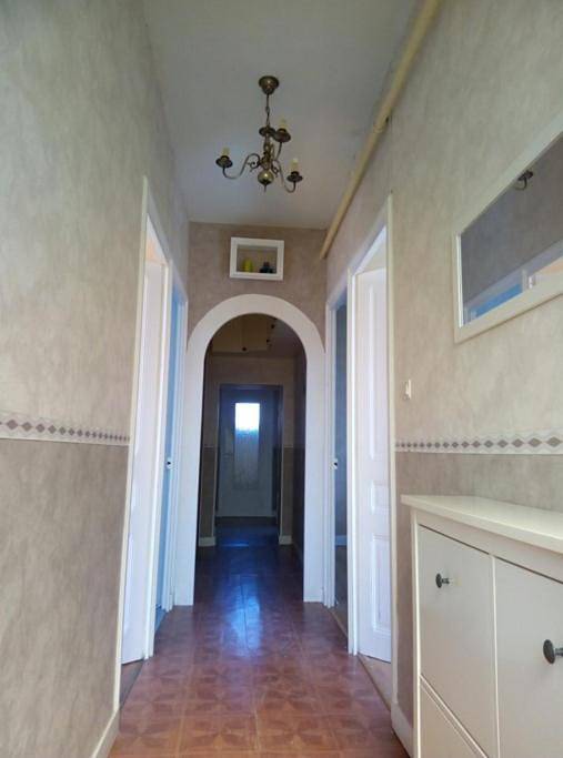 Gîte pour 6 personnes, avec jardin et vue, animaux acceptés à Montrond-les-Bains - 2