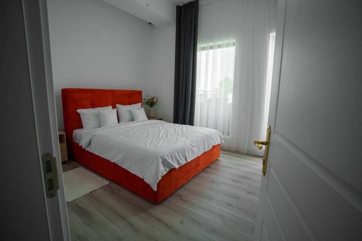 Hôtel pour 3 personnes, avec balcon ainsi que piscine et vue