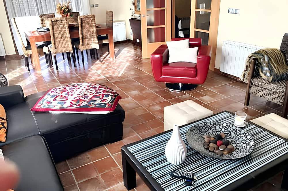 Homerez - Casa confortable en Quintanilla con chimenea in Quintanilla del Agua y Tordueles, Provincia de Burgos