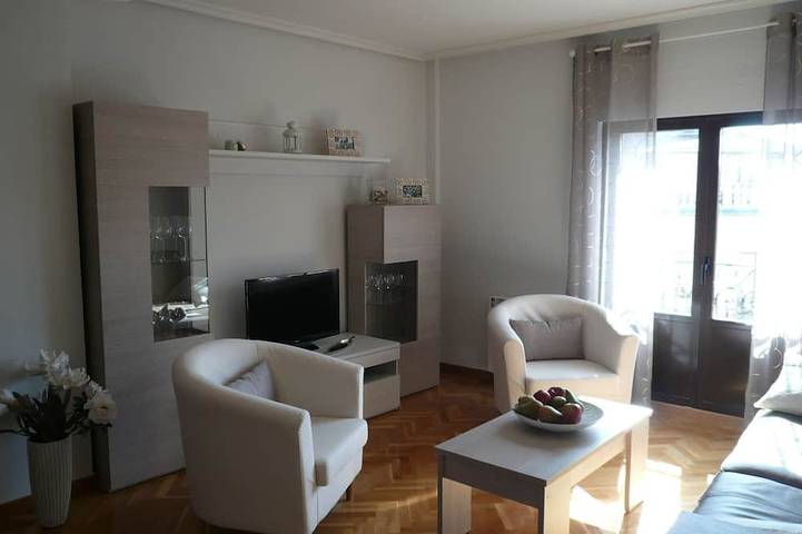 Apartamento de vacaciones para 8 personas, con terraza y jardín - 1