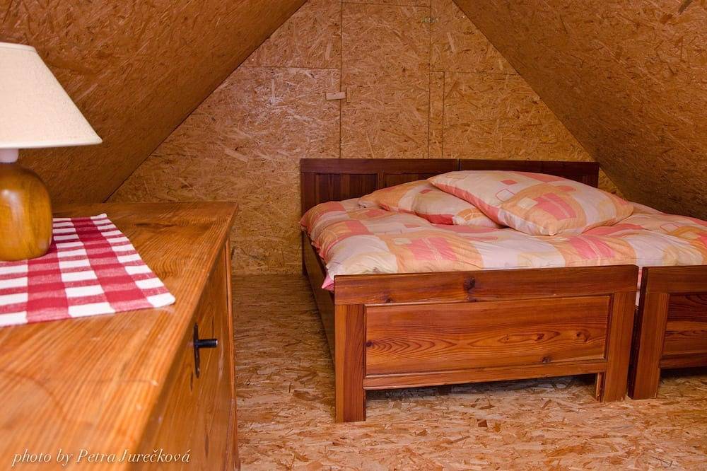 Wooden log cabin in traditional style in Dúbrava, Jasná Nízke Tatry