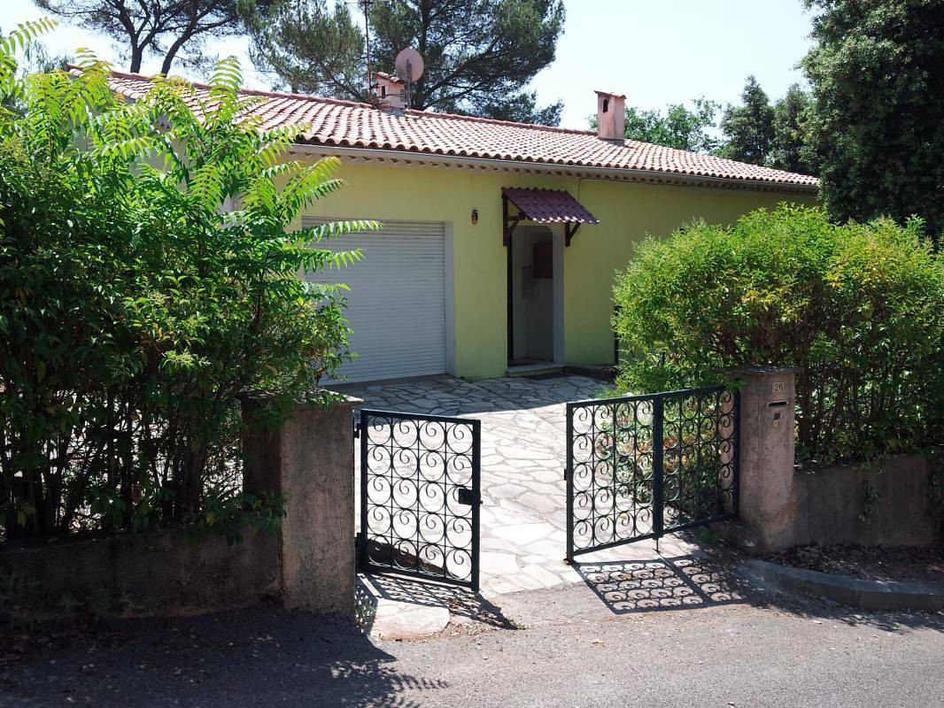 Villa spacieuse proche village in Taradeau, Région de Draguignan