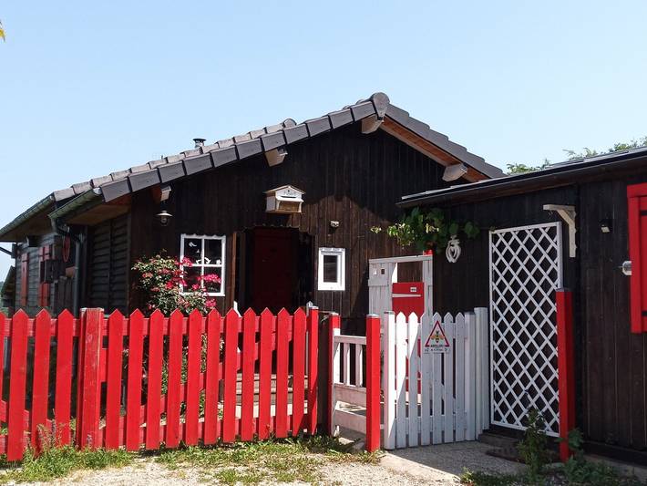 Maison de campagne pour 3 personnes, avec terrasse et jardin, animaux acceptés à Saint-Illide