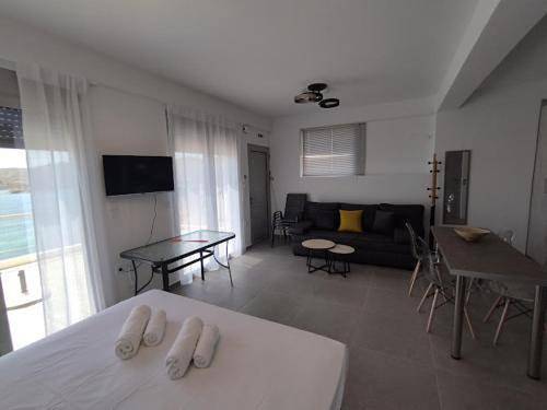 Ganze Wohnung, Deluxe Σουίτα δίπλα στη Θάλασσα Mfd Luxury Apartments in Euböa