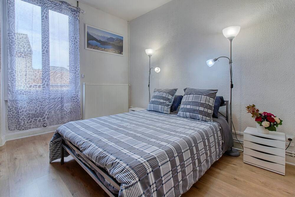 Entire apartment, Le Pyrenea (Ministerial classification) Quiet near the center. Proximity to Adour... in Tarbes, Hautes-Pyrénées