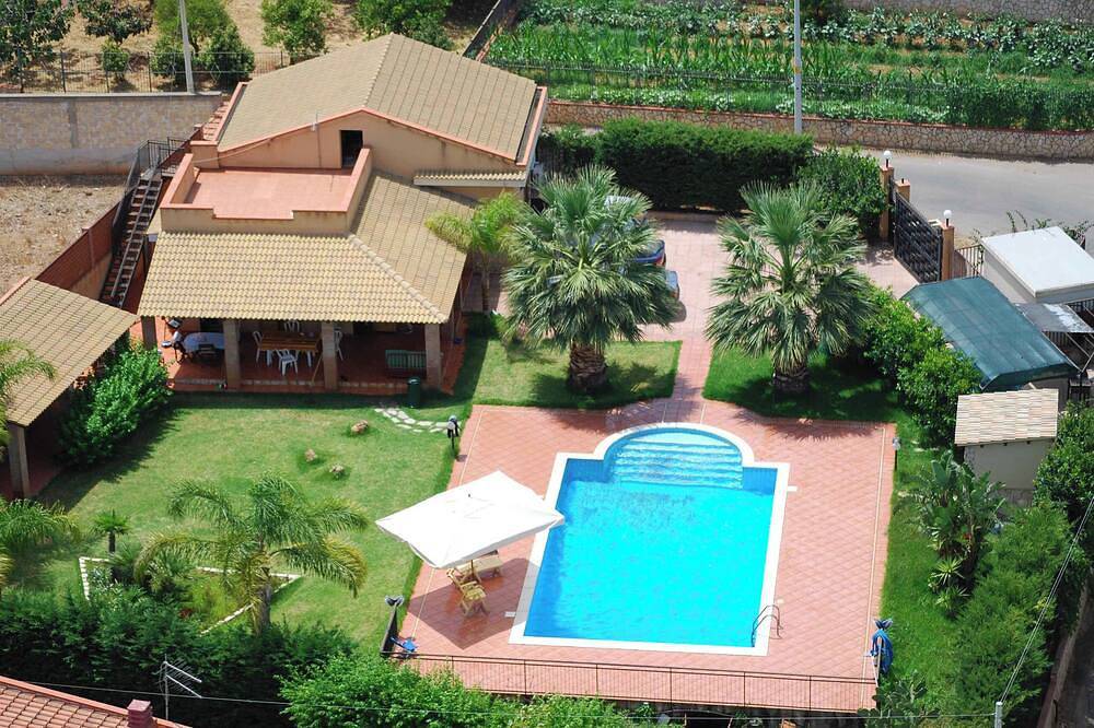 Villa Cocus (Villa with private pool) Cir 19082004C213708 in Altavilla Milicia, Palermo Province