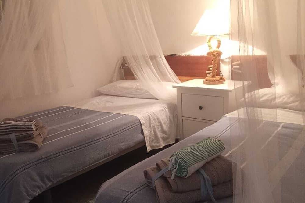 Charming, traditional  fishermans cottage in Es Grao village and Nature Reserve. in Es Grau, Maó