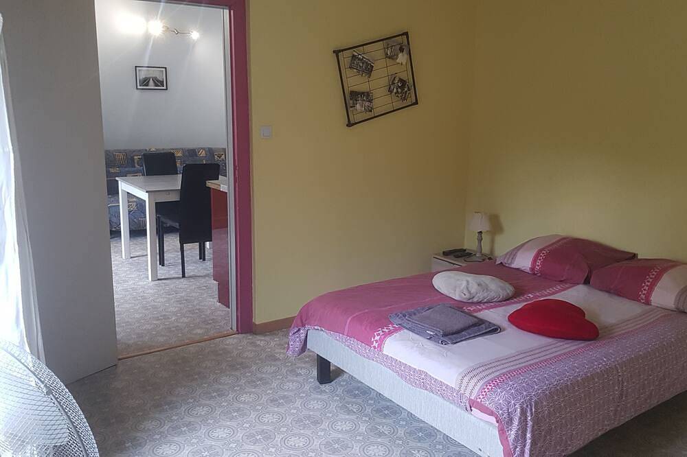 Entire apartment, The refuge - F1 - ground floor in Épinal, Épinal region