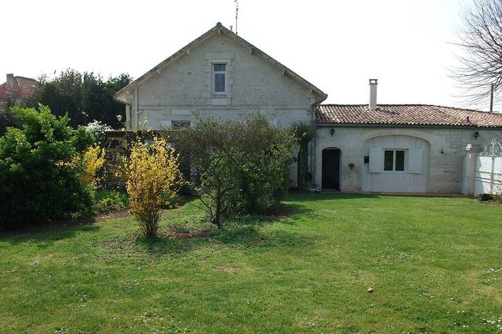 Gîte pour 2 personnes, avec jardin à Épargnes - 4