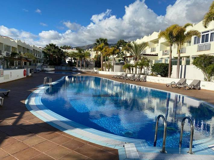 Ferienwohnung für 8 Personen, mit Ausblick und Garten sowie Pool und Kinderpool - 1