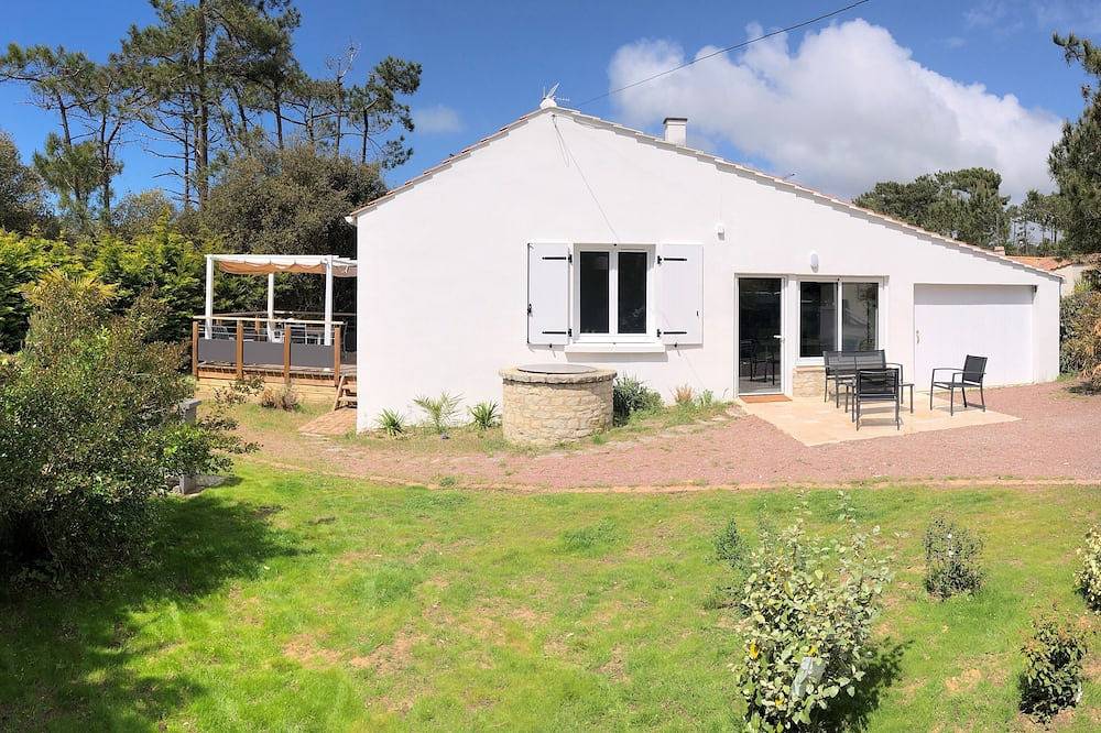 Comfortable seaside house 100m from the ocean, 90m², 3 bedrooms in Jard-sur-Mer, Vandea