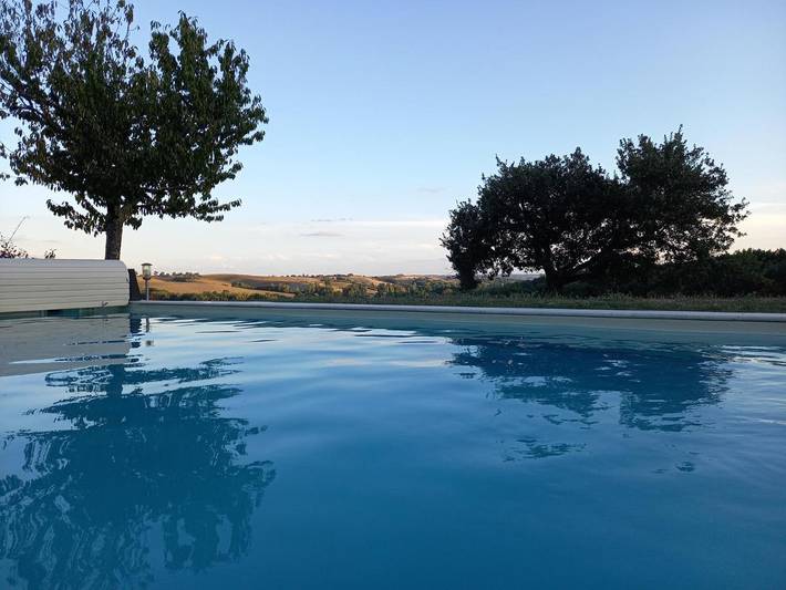 Chambre d’hôte pour 2 personnes, avec Terrasse et Jardin ainsi que Piscine et Vue