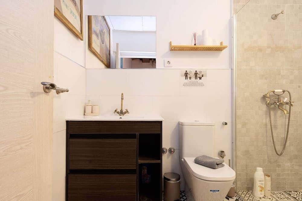 Ganze Wohnung, Equipped studio 20' Barcelona Center / 10' walk to the beach / 15' Forum Bcn in Sant Adrià de Besòs, Barcelonès