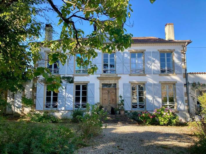 Cottage pour 10 personnes, avec jardin et vue, animaux acceptés à Miélan