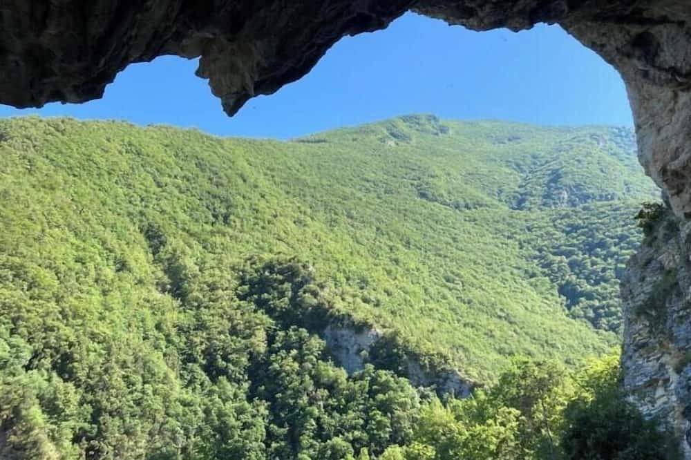 Panoramic cottage, surrounded by olive trees, overlooking the Adriatic Sea, in Civitella del Tronto, Teramo Provinz