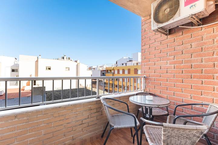 Appartement entier, Appartement 'Yovalu Con Balcon' avec balcon, Wi-Fi et climatisation in Torrevieja Centre, Torrevieja