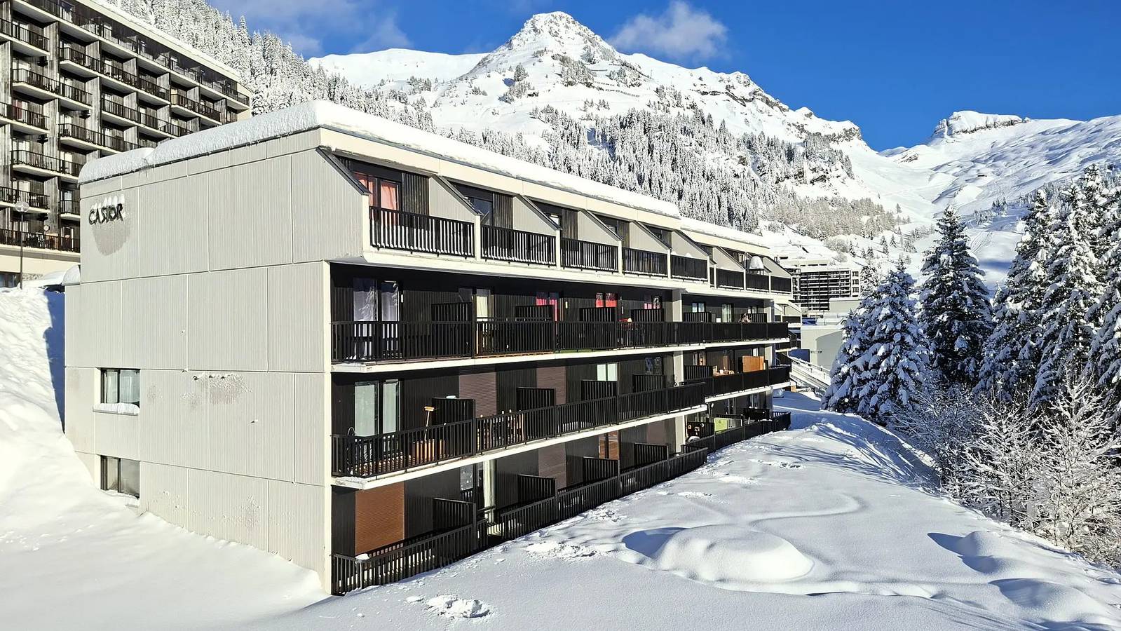 Studio entier, Studio rénové avec casier à ski · Proche des pistes · Balcon in Flaine, Arâches-la-Frasse