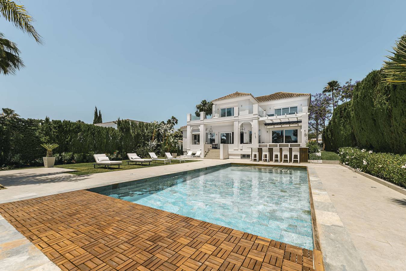 Villa for 12 personer med have in Nueva Andalucia Golf Valley, Marbella