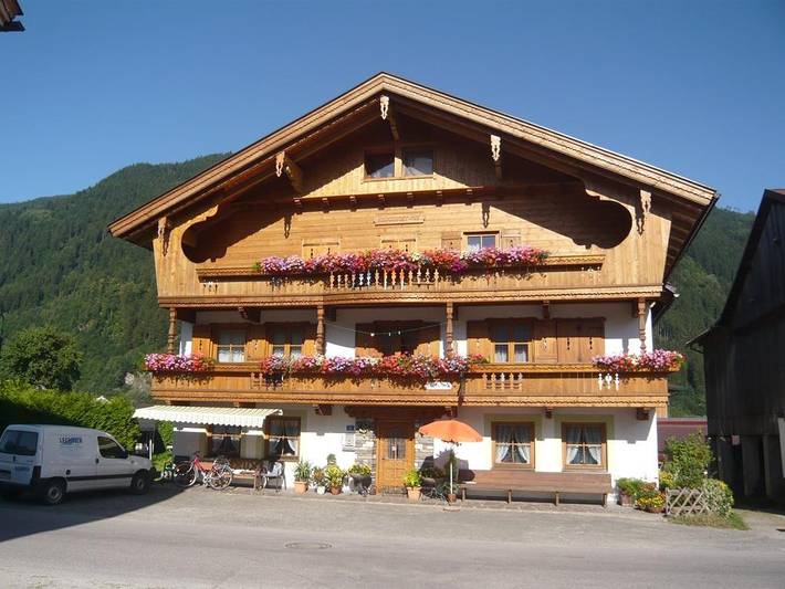 Ferienwohnung für 8 Personen, mit Balkon und Garten in Uderns