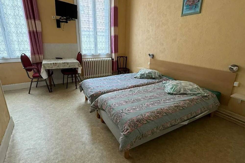Apartamento entero, Homerez - Estudio en Néris-les-Bains in Néris-les-Bains, Región de Montluçon
