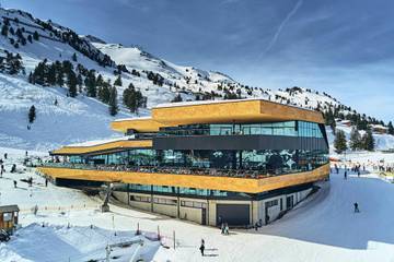Hütte für 4 Personen, mit Terrasse und Sauna sowie Ausblick in Kaltenbach