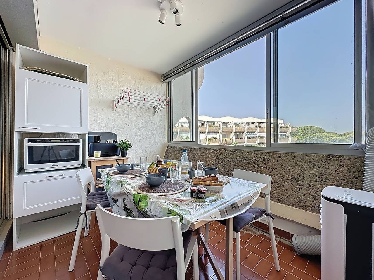 Entire apartment, Le Quai aux Fleurs in Port Camargue, Le Grau-du-Roi