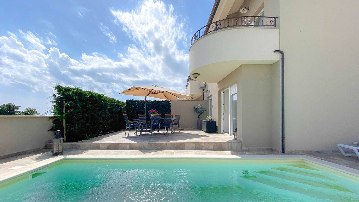 Hundefreundliches Ferienhaus mit Grillbereich, Privatpool, Waschmaschine, Wifi in Mareda, Regio Umag