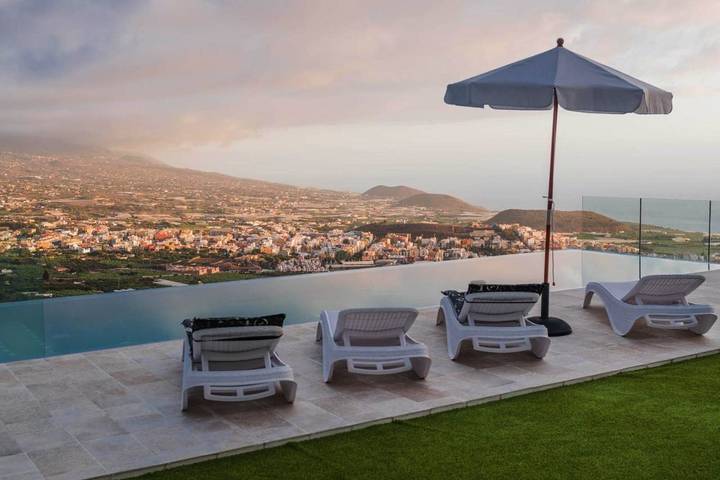 Chalet para 6 personas, con jardín además de vistas y piscina en La Palma - 4